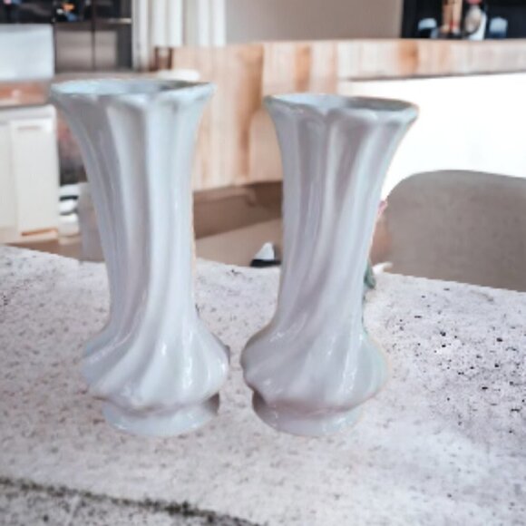 Vintage Pink Roses and White Flower Vases For your Collection or for Display - Picture 3 of 4